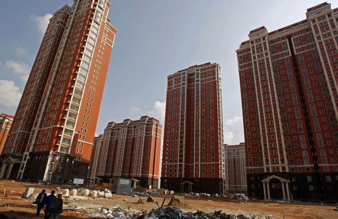 <b>中國樓市正在上演怪異的一幕：房地產業危機四伏</b>