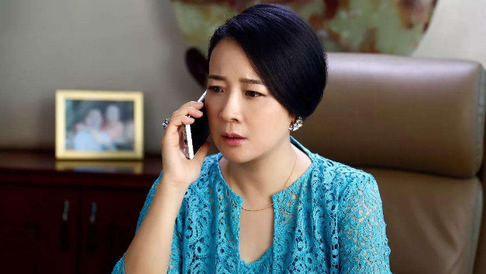 <b>陳小藝被曝姐弟戀 曝光當(dāng)紅明星們持有的股票名單！</b>