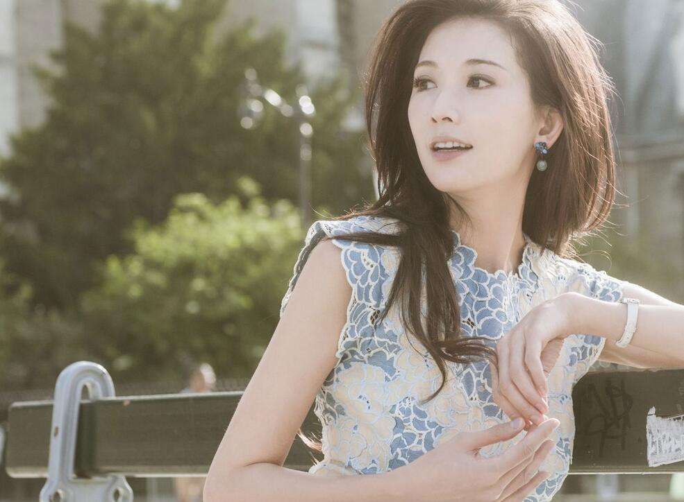 <b>林志玲生日曬照片 曾代言的公司都被“坑”！你怎么看？</b>
