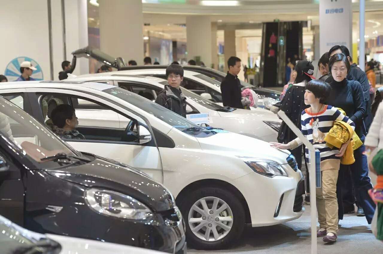 <b>買車怕買到庫存車怎么辦？教你快速識別汽車年份</b>