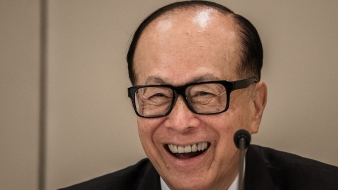 李嘉誠8年拋售3000億港元資產(chǎn)幾乎賣掉一個香港首
