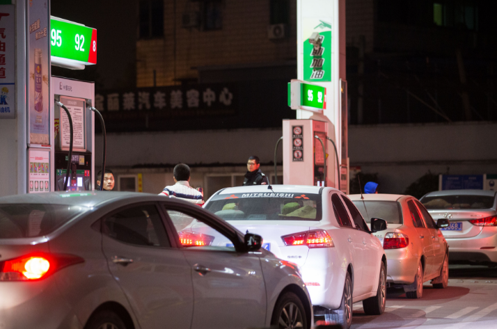 成品油價格明日下調幅度或超100元/噸？
