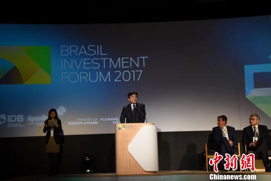     圖為中國駐巴西大使李金章出席啟動儀式并致辭。　莫成雄　攝