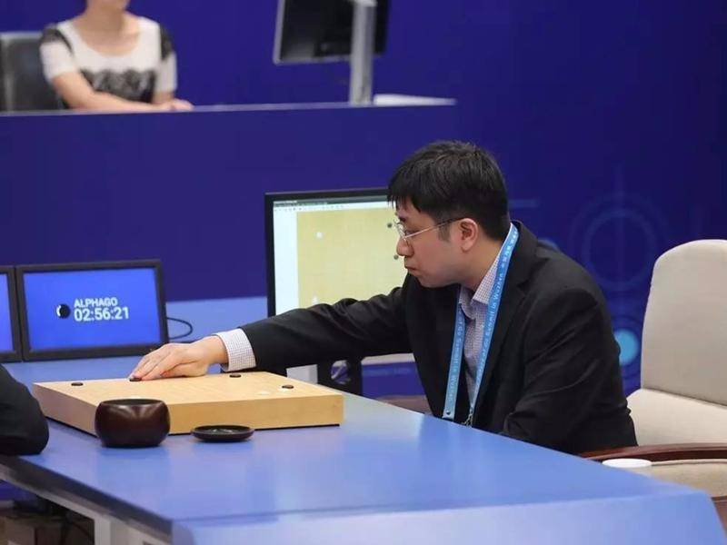 我是黃士杰，AlphaGo的“人肉臂”