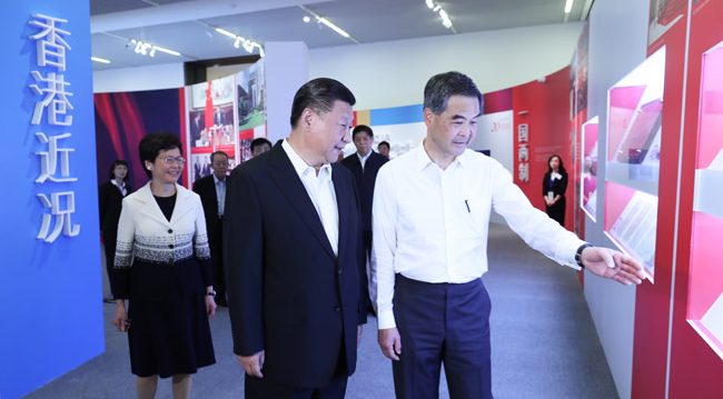 習近平乘專機抵達香港，出席將于7月1日舉行的香港回歸慶祝大會