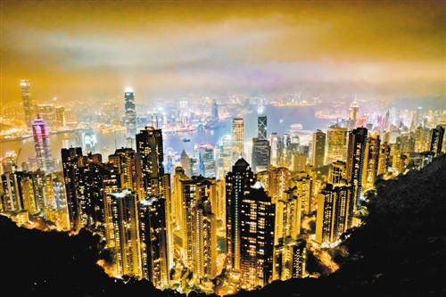 香港山頂南區二季度豪宅成交環比激增28% 暑期豪宅租賃亦升溫 成交多以買賣公司及股權轉讓形式規避印花稅