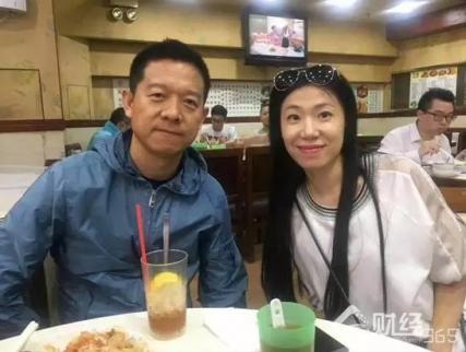 香港餐廳偶遇賈躍亭 短期內(nèi)或不會回京