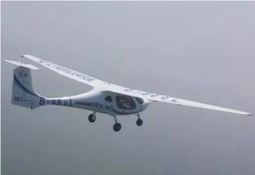 續航超2小時！國產電動雙座飛機首飛成功！