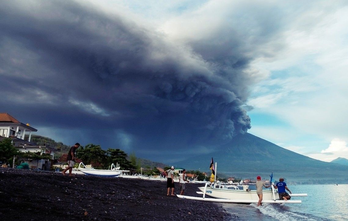 <b>巴厘島火山隨時大爆發(fā)，印尼拉響最高警戒</b>