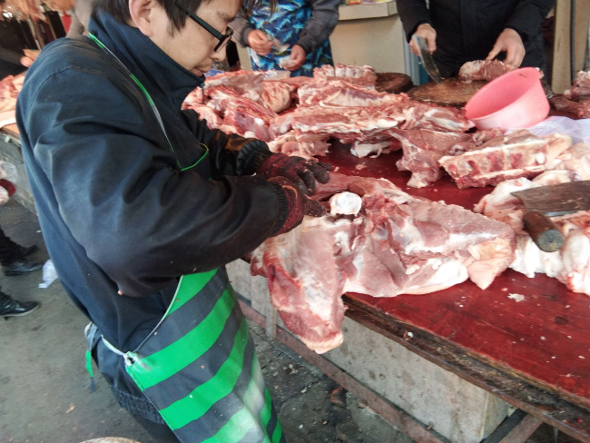 大學(xué)生創(chuàng)業(yè)：畢業(yè)賣豬肉日入八千多！頂你幾個(gè)