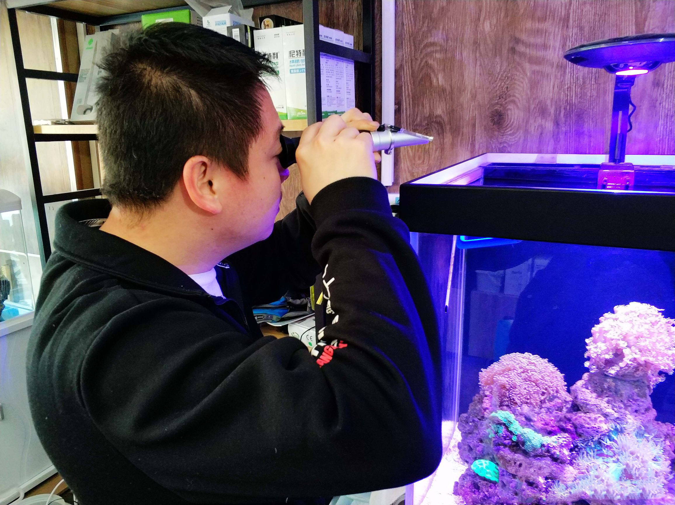 80后小伙賣房創業，一年開起兩店 網友道：媳婦