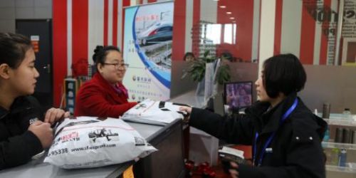 “高鐵順手寄”服務(wù)正式開(kāi)通 未來(lái)將貨隨人走、人到貨到！