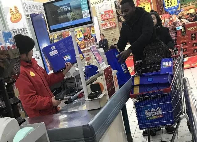 代購非中國專利 非洲小哥中國代購月入2萬