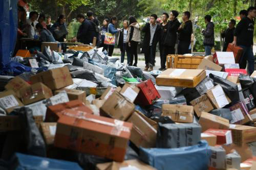 “花式”福利仍招不到快遞員？歸根結底快遞行業(yè)貓膩太多！