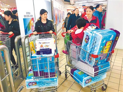 3天賣掉3個(gè)月的存貨！臺(tái)灣民眾超市瘋狂搶購(gòu)面巾