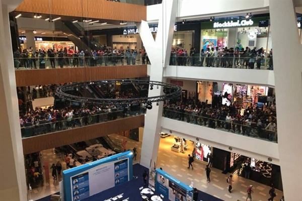 馬來西亞蘋果店清iPhone 5s庫存：售價300元吸引萬人排隊！