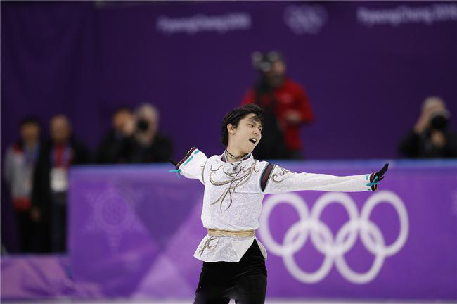 羽生結(jié)弦親筆簽名冰刀鞋 慈善拍賣3400萬(wàn)日元/雙 