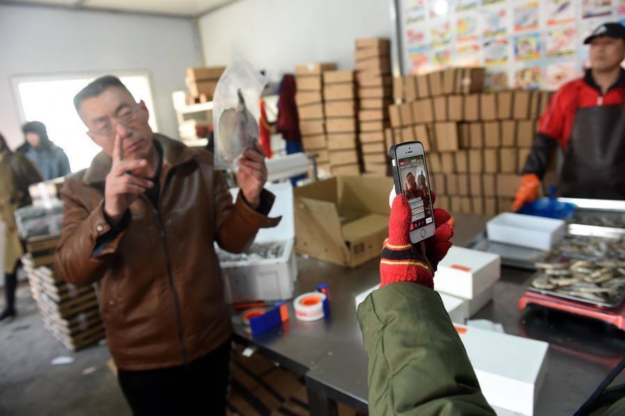 漁民大爺玩淘寶直播成網紅，月入超兩百萬