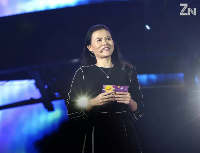 從月薪500到身價400億，這個“馬云背后的女人”又要去尋找新的戰場了！