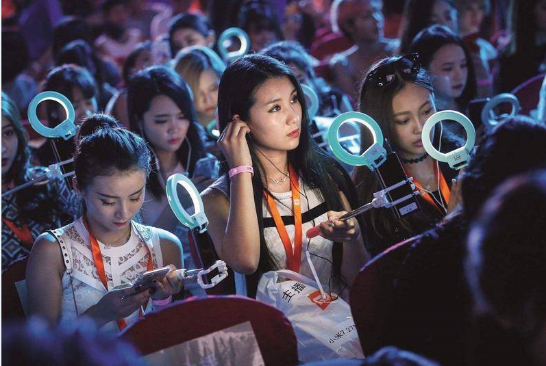 小米8：暴露的電路板，是男人的浪漫？
