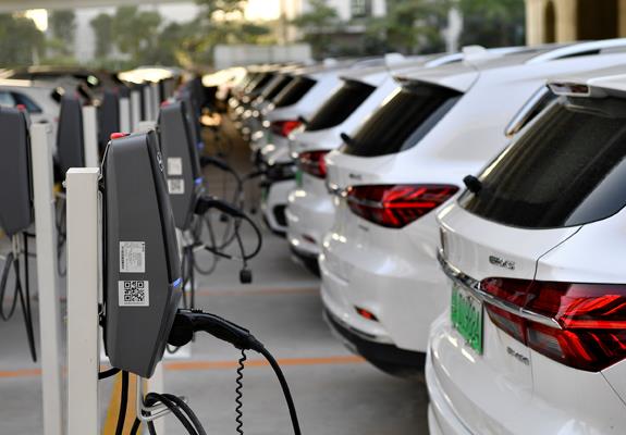 365早報：中美貿易戰箭在弦上，新能源車企抱團競爭