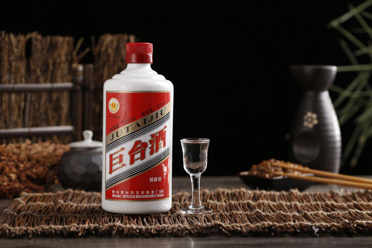 <b>酒價淡季不淡 茅臺引領消費升級</b>