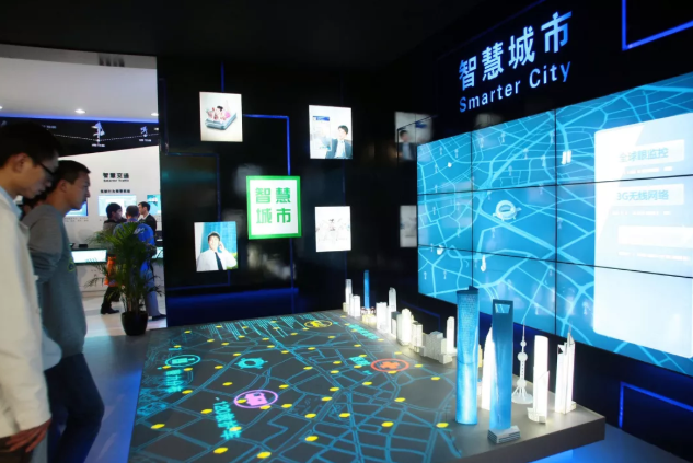 造聲勢，搶資源，AI城市名片爭奪戰紀實