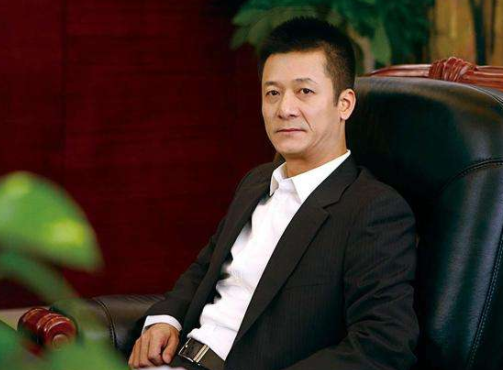 束昱輝被批準逮捕 相關始末披露！