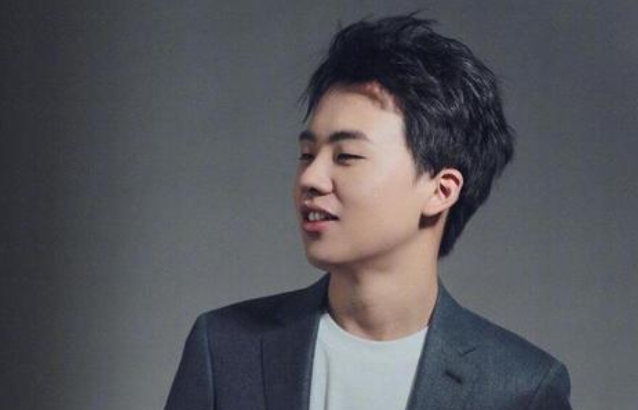 郭麒麟約會美女 “郭氏”財富帝國