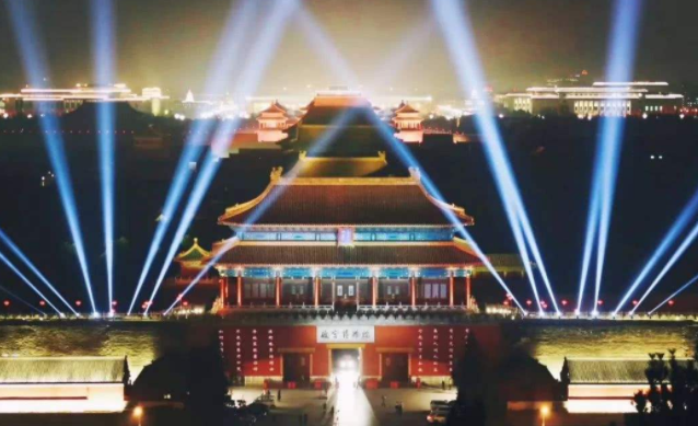 故宮提前點亮華燈：“生意經(jīng)”怎
