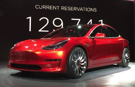 Model 3警告標識 特斯拉值得買嗎？