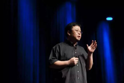 當(dāng)理想主義不再無敵，羅永浩如何守衛(wèi)熱血和牛