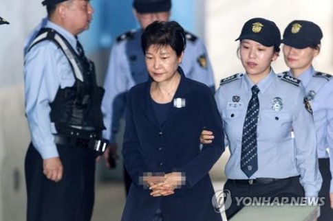 樸槿惠當庭否認全部18項公訴指控