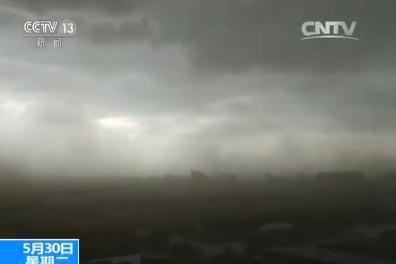 莫斯科市長索比亞寧說，這個季節突然遭遇這樣的暴風雨，這在莫斯科太少見了。