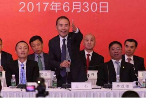 王石稱萬科已進入黃金發展期 退休“撒嬌”求掌聲 