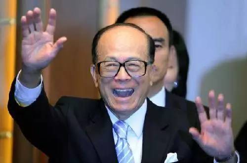 近日　地產大佬為何都在拋售房產？