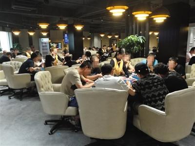 德州撲克“中國式發展”：職業牌手月入10萬