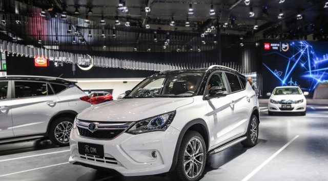 中國(guó)電動(dòng)車銷量破7位數(shù) 比亞迪宋PHEV成暢銷榜榜首