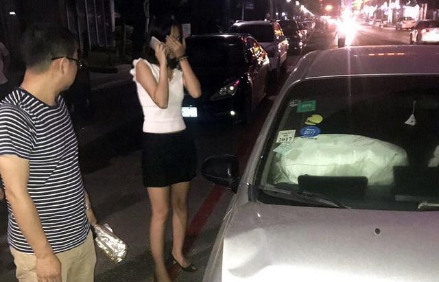 女子為逃停車費(fèi)拖行收費(fèi)員跑百米 停車原則不能忘