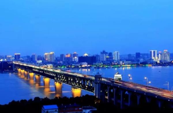 武漢長江大橋夜景