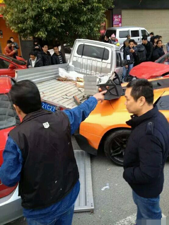 豪爽！蘭博基尼車主撞了貨車 直接把豪車賠給貨車司機！