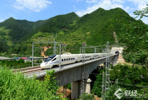 發(fā)改委：強(qiáng)化價(jià)格監(jiān)管　放寬新能源車外資準(zhǔn)入