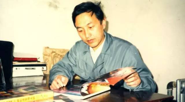 創業資訊：大佬們創業都這么“慘” 你還有什么挺不過去！