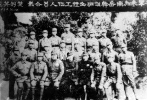 紅二代、嫖娼大V、ICO網(wǎng)紅：薛蠻子人生幾分真幾
