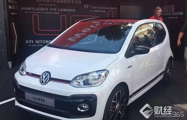 1海外新車注重國內市場 看奔馳A級三廂版真是太霸氣了
