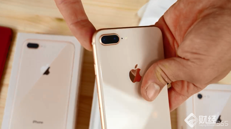 iPhone 8 Plus
