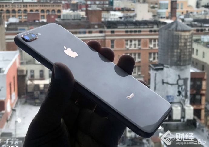 iPhone 8 Plus