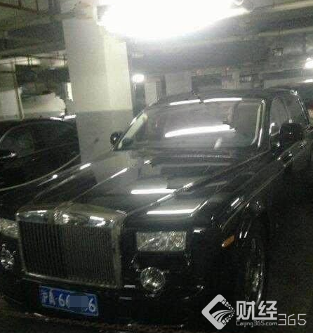 勞斯萊斯，如今靜停在地下車場。