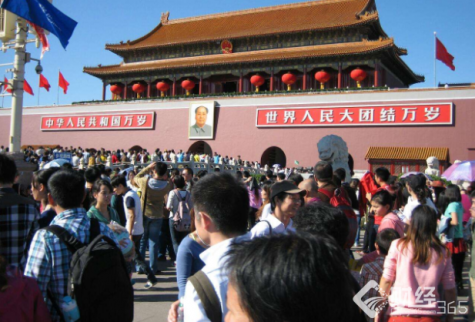 十一黃金周：半個中國“在路上”！
