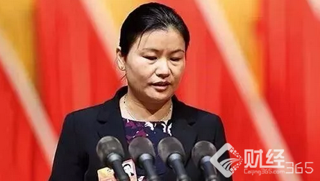 被逼出來(lái)的周群飛 從打工妹變身“手機(jī)玻璃女王”